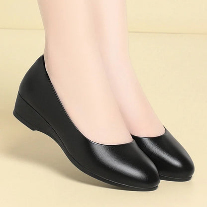 Summer Shoes Women's Soft Sole Comfortable Flat Soft Leather Professional Work Work Leather Shoes Elegant And Simple Black New